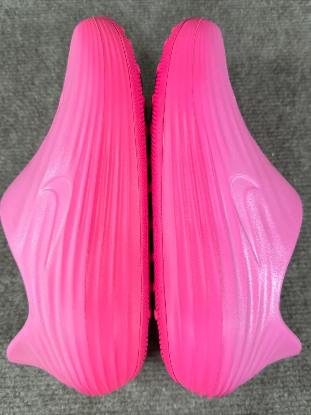 Youth Nike ReactX Rejuven8 Kids Size 5Y Hot Pink Spell Recovery Slip On Clogs